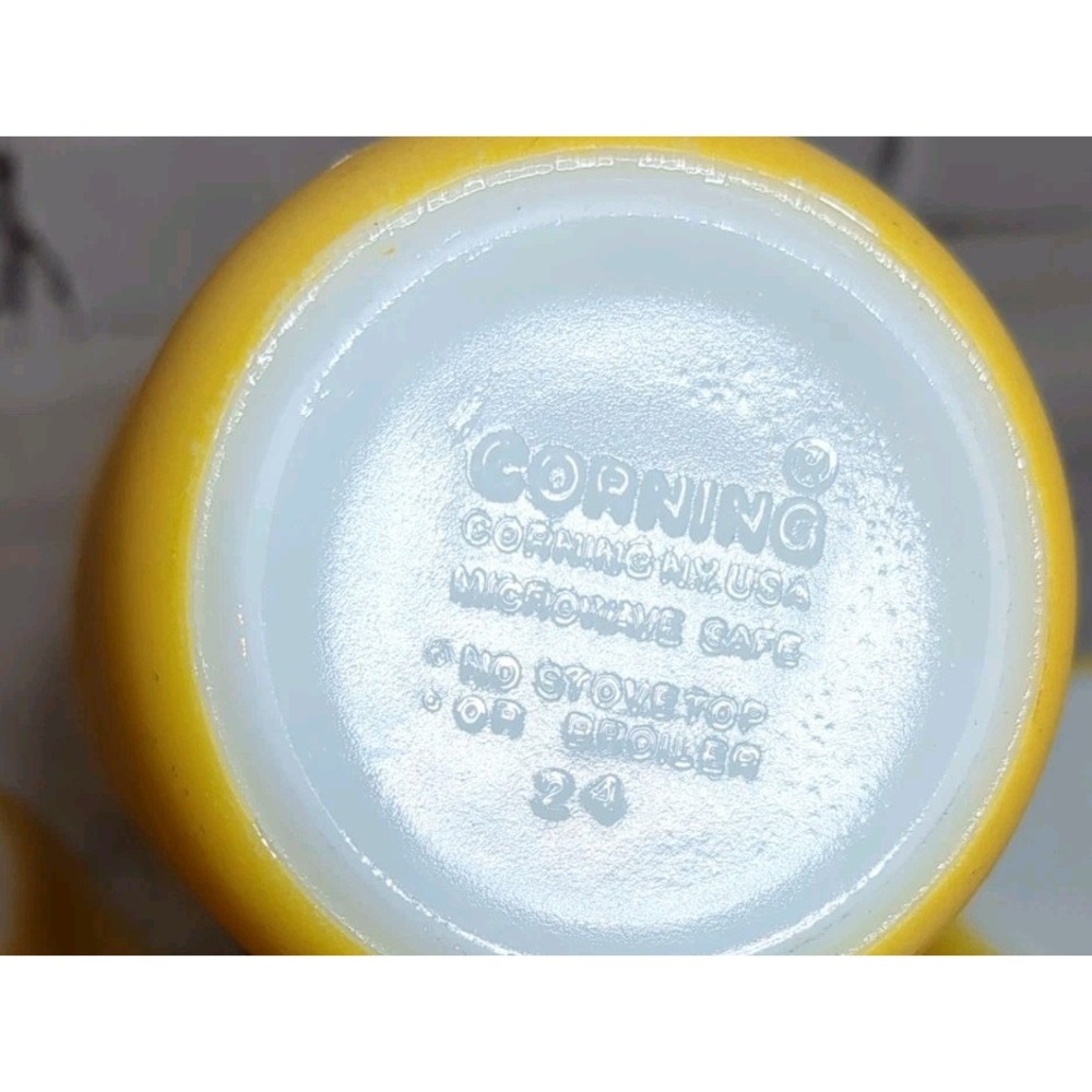 3 Pyrex Corning Coffee Cup Mug Sunflower Gold‎ Yellow Milk Glass Vintage - Picture 4 of 5